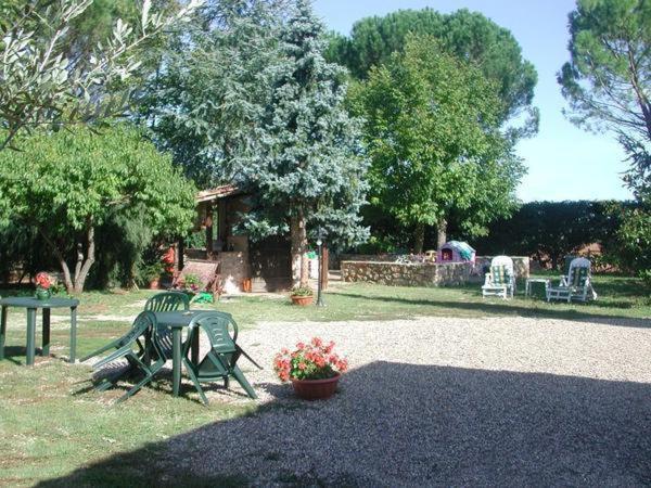 Гостевой дом Casale Il Colombaio Di Toiano Valli Экстерьер фото